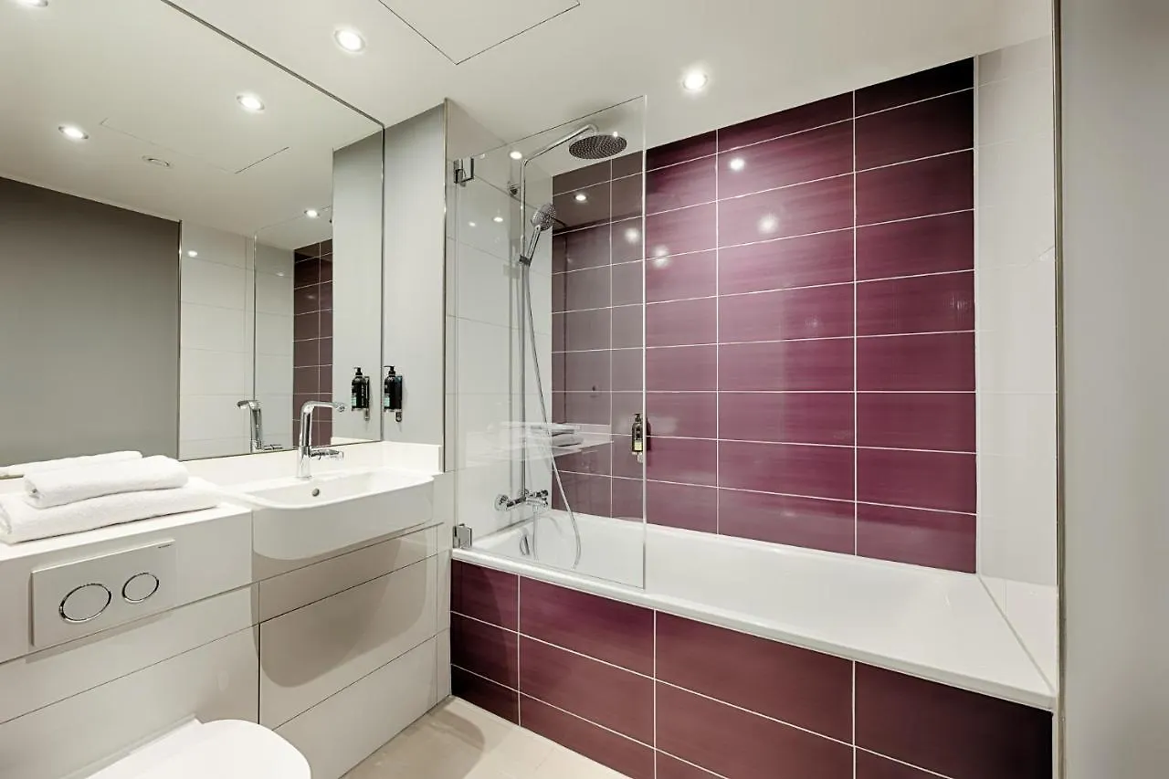 Premier Inn Hamburg City Klostertor 3*,