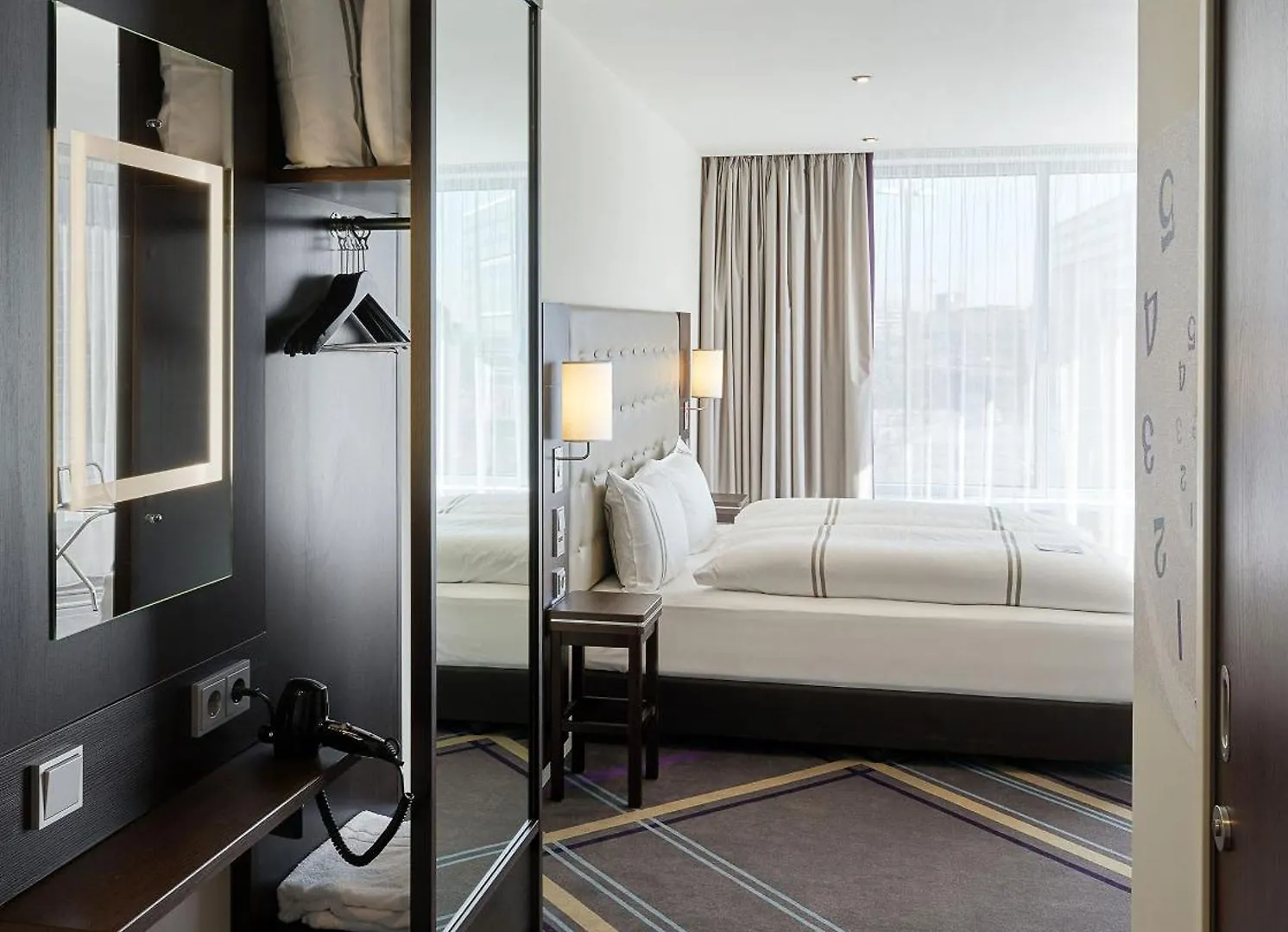 Premier Inn Hamburg City Klostertor Hotel
