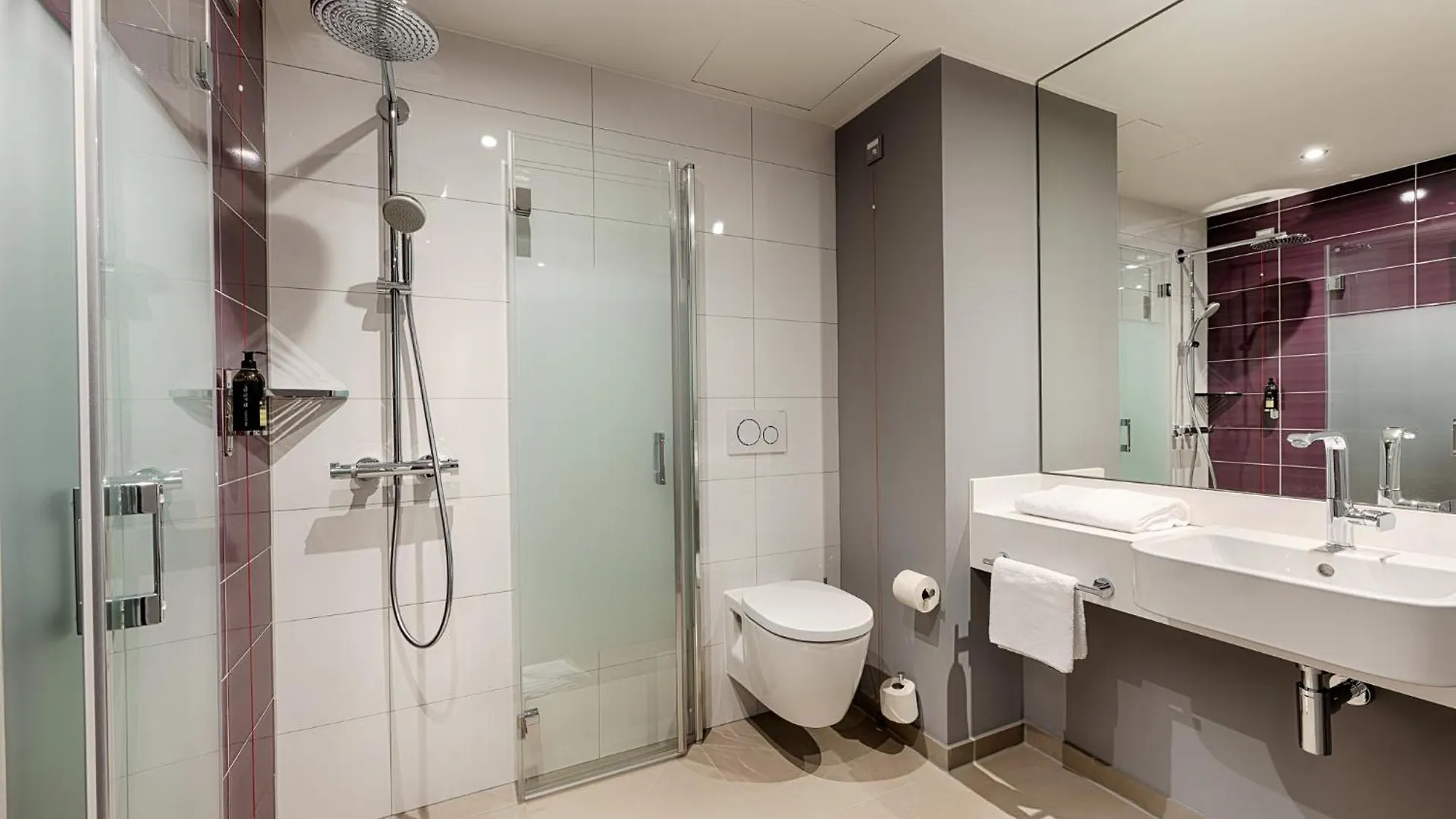 Premier Inn Hamburg City Klostertor Hotel